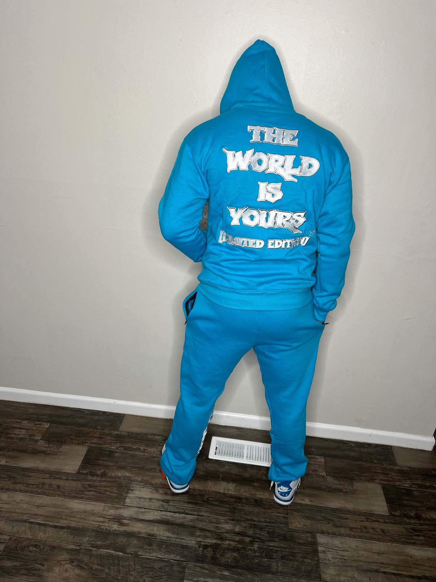 World-tour V.3 FullZip Sweatsuits